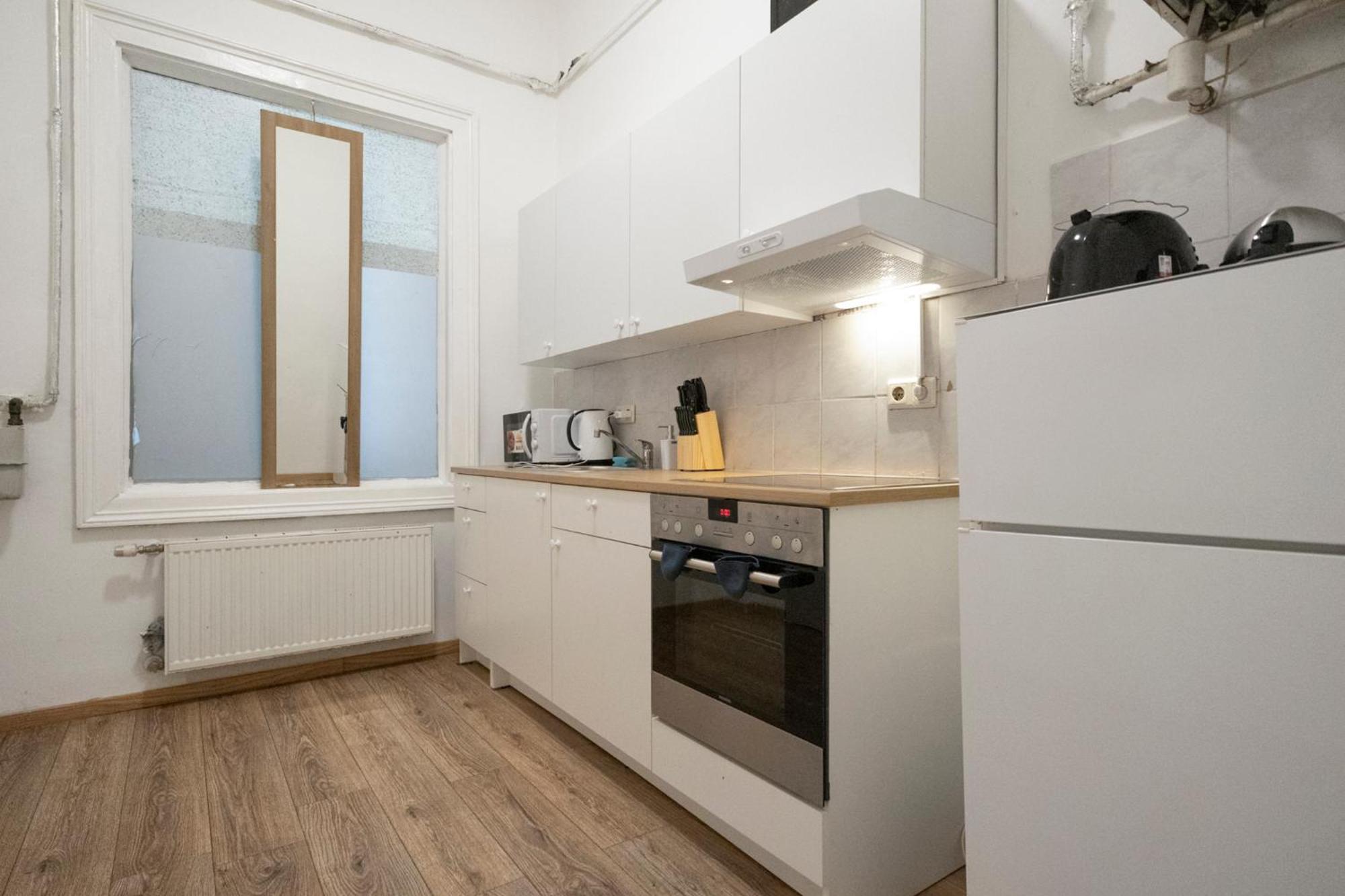 Amazing 2br Shared Only 7 Min To Wiener Stadthalle Apartamento *