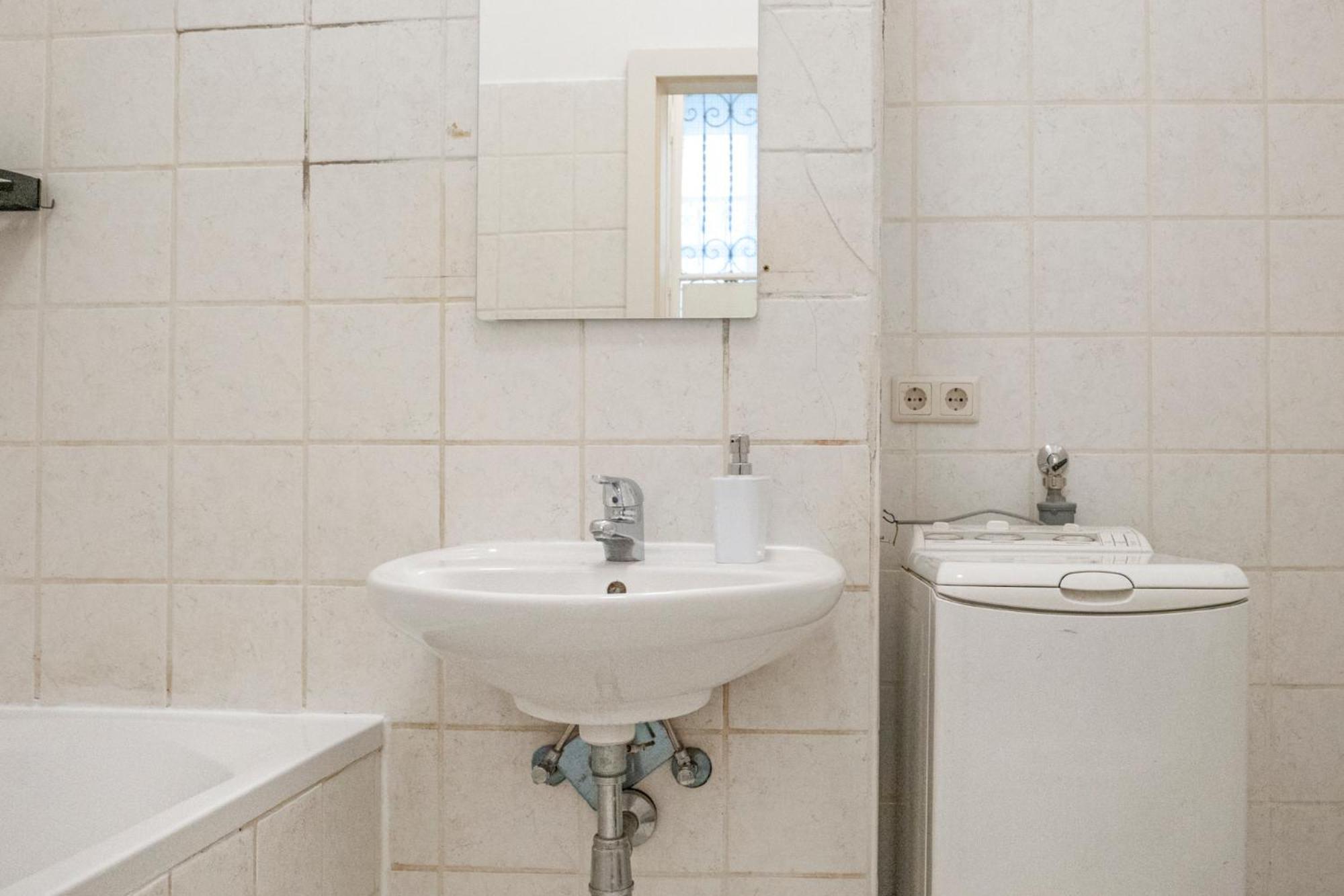Apartamento Amazing 2br Shared Only 7 Min To Wiener Stadthalle Viena